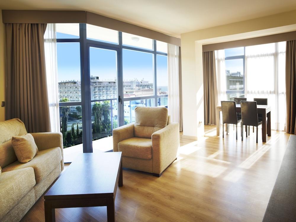 Apartamentos Ms Pepita เบนัลมาเดนา ภายนอก รูปภาพ