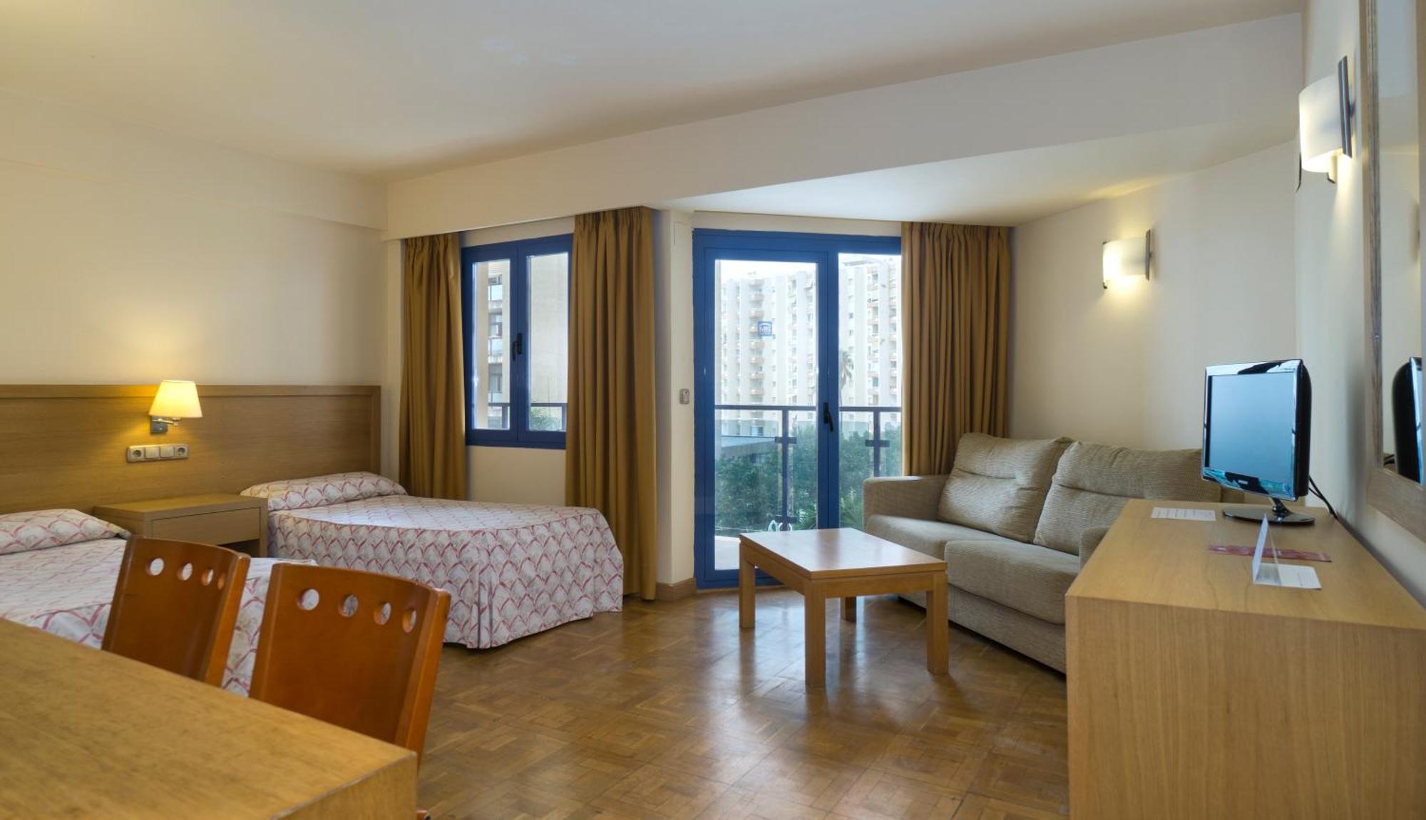 Apartamentos Ms Pepita เบนัลมาเดนา ภายนอก รูปภาพ