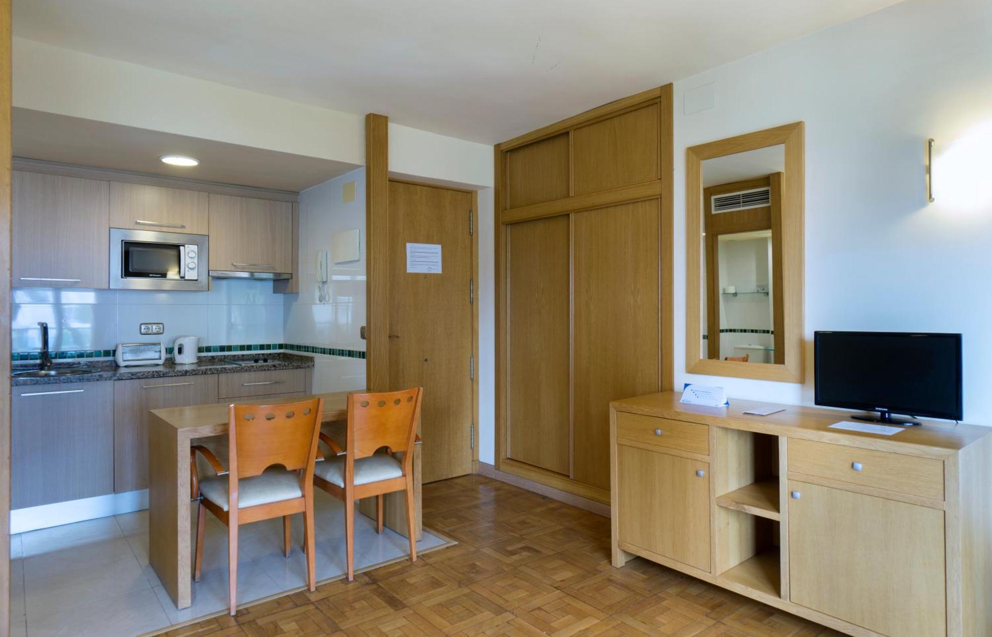 Apartamentos Ms Pepita เบนัลมาเดนา ภายนอก รูปภาพ