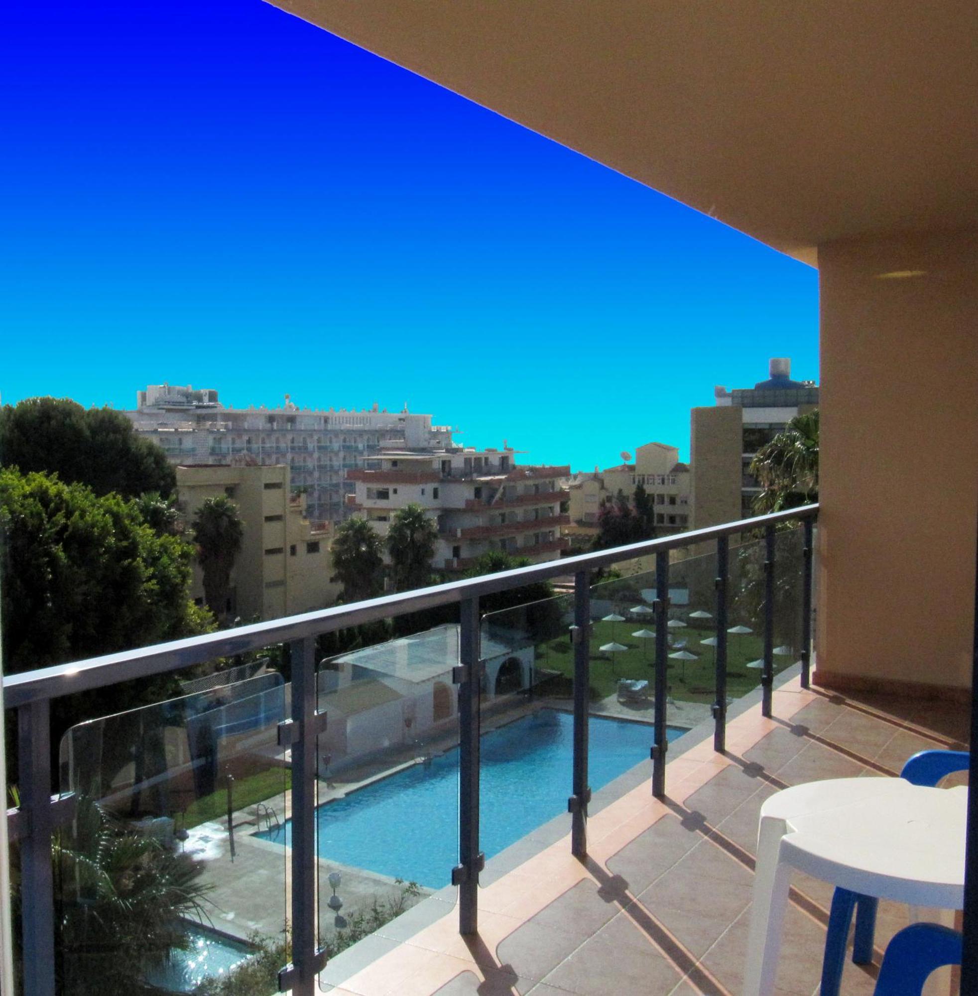 Apartamentos Ms Pepita เบนัลมาเดนา ภายนอก รูปภาพ
