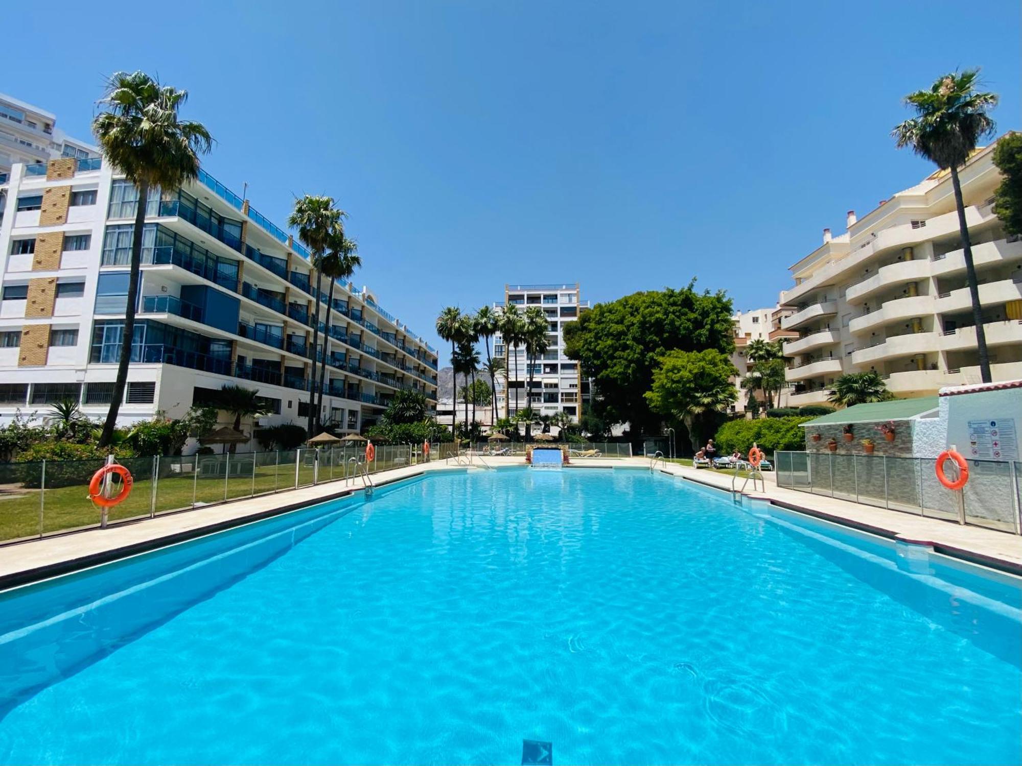 Apartamentos Ms Pepita เบนัลมาเดนา ภายนอก รูปภาพ