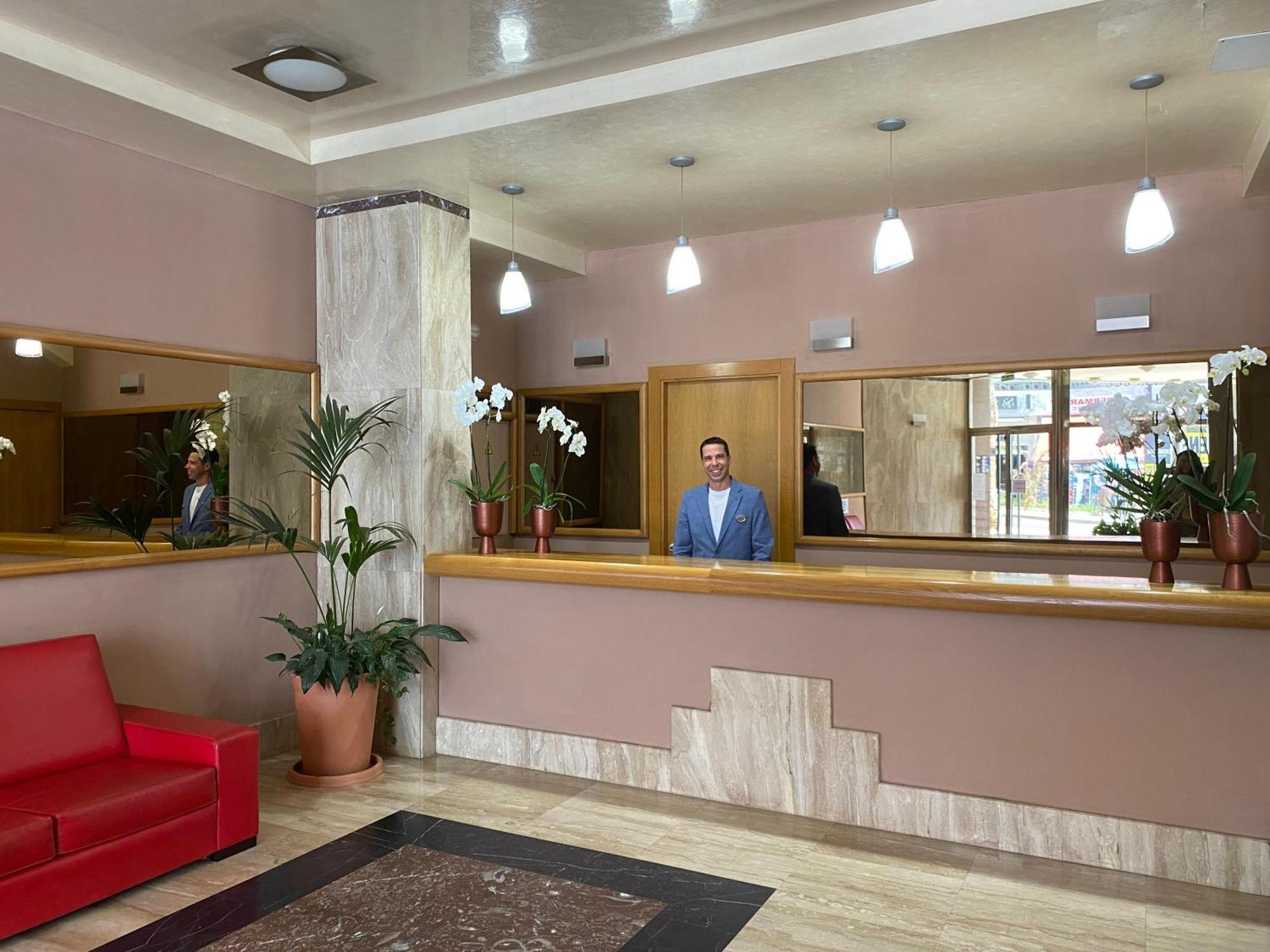 Apartamentos Ms Pepita เบนัลมาเดนา ภายนอก รูปภาพ