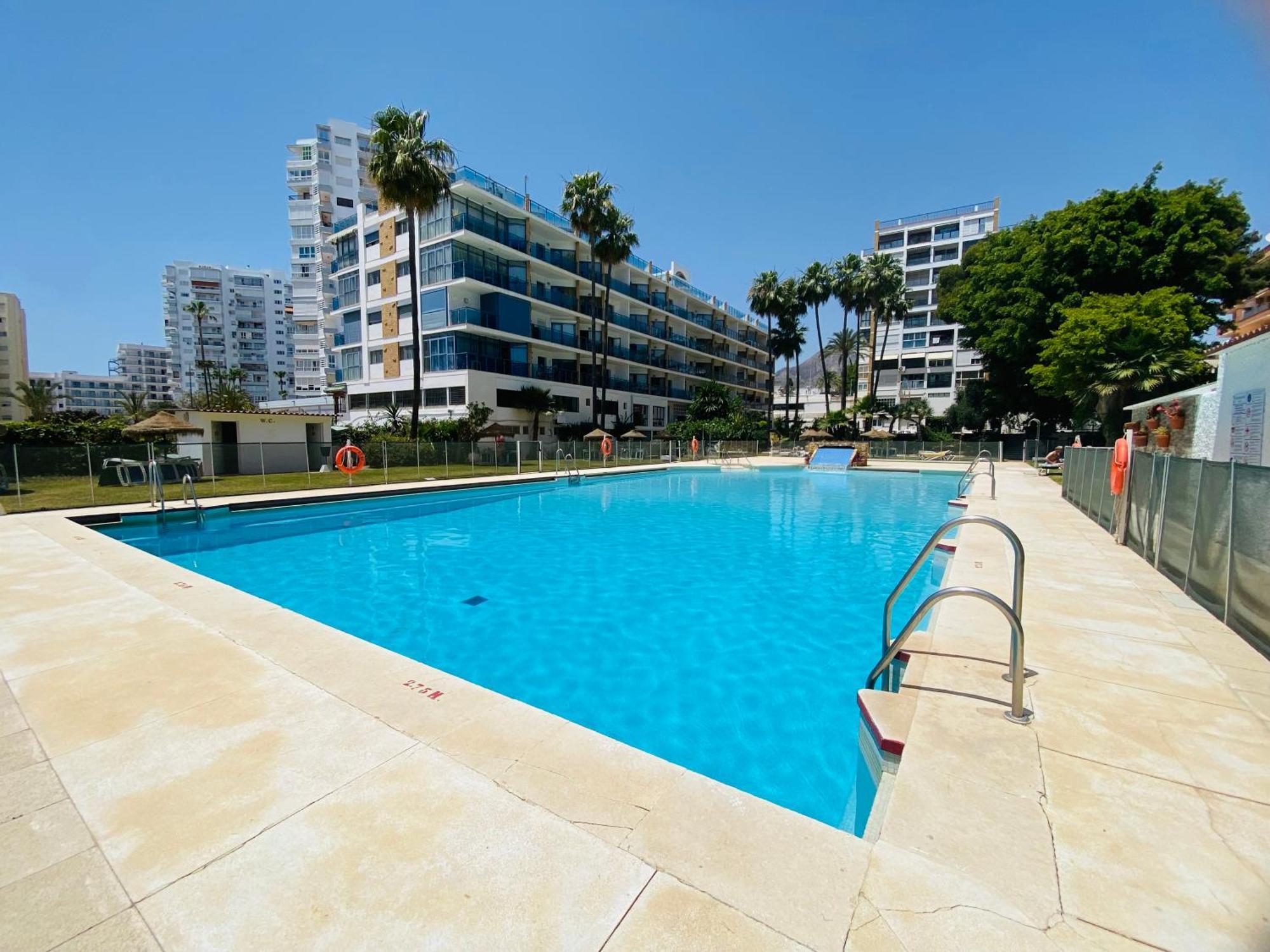 Apartamentos Ms Pepita เบนัลมาเดนา ภายนอก รูปภาพ