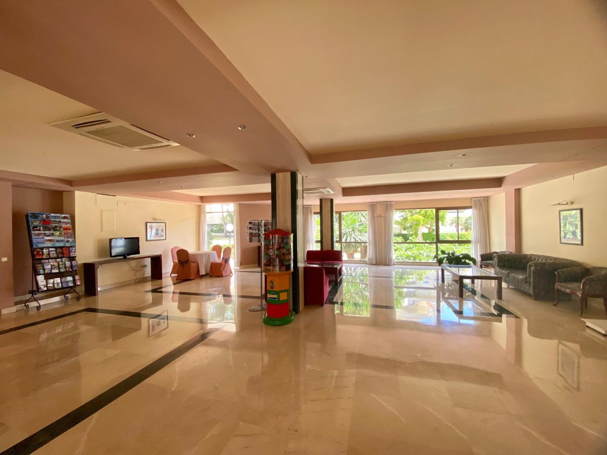 Apartamentos Ms Pepita เบนัลมาเดนา ภายนอก รูปภาพ