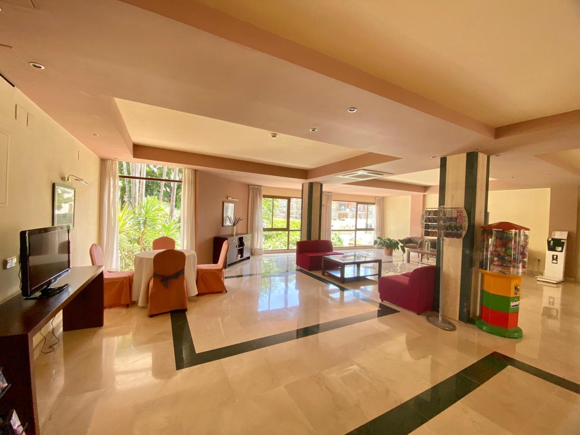 Apartamentos Ms Pepita เบนัลมาเดนา ภายนอก รูปภาพ
