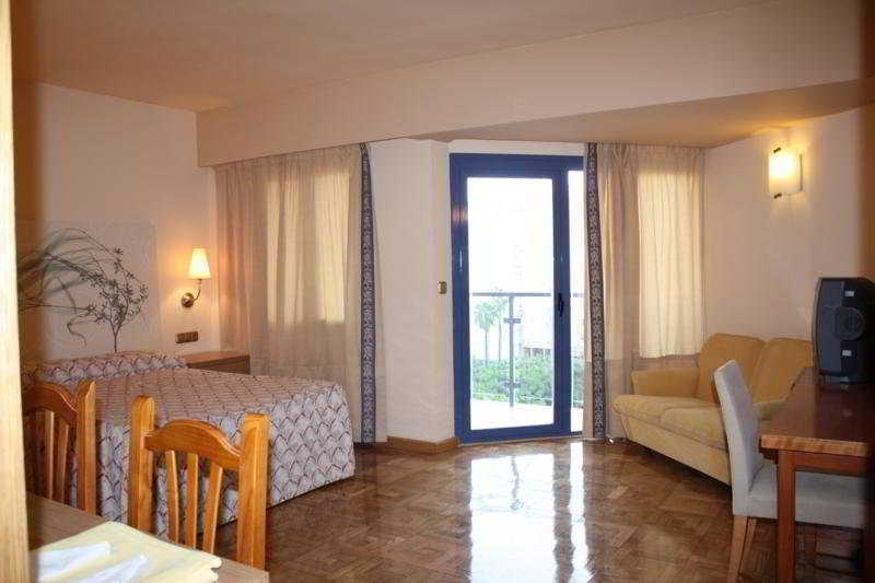Apartamentos Ms Pepita เบนัลมาเดนา ภายนอก รูปภาพ