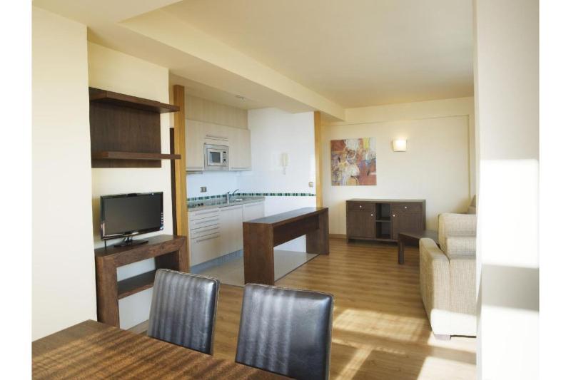 Apartamentos Ms Pepita เบนัลมาเดนา ภายนอก รูปภาพ