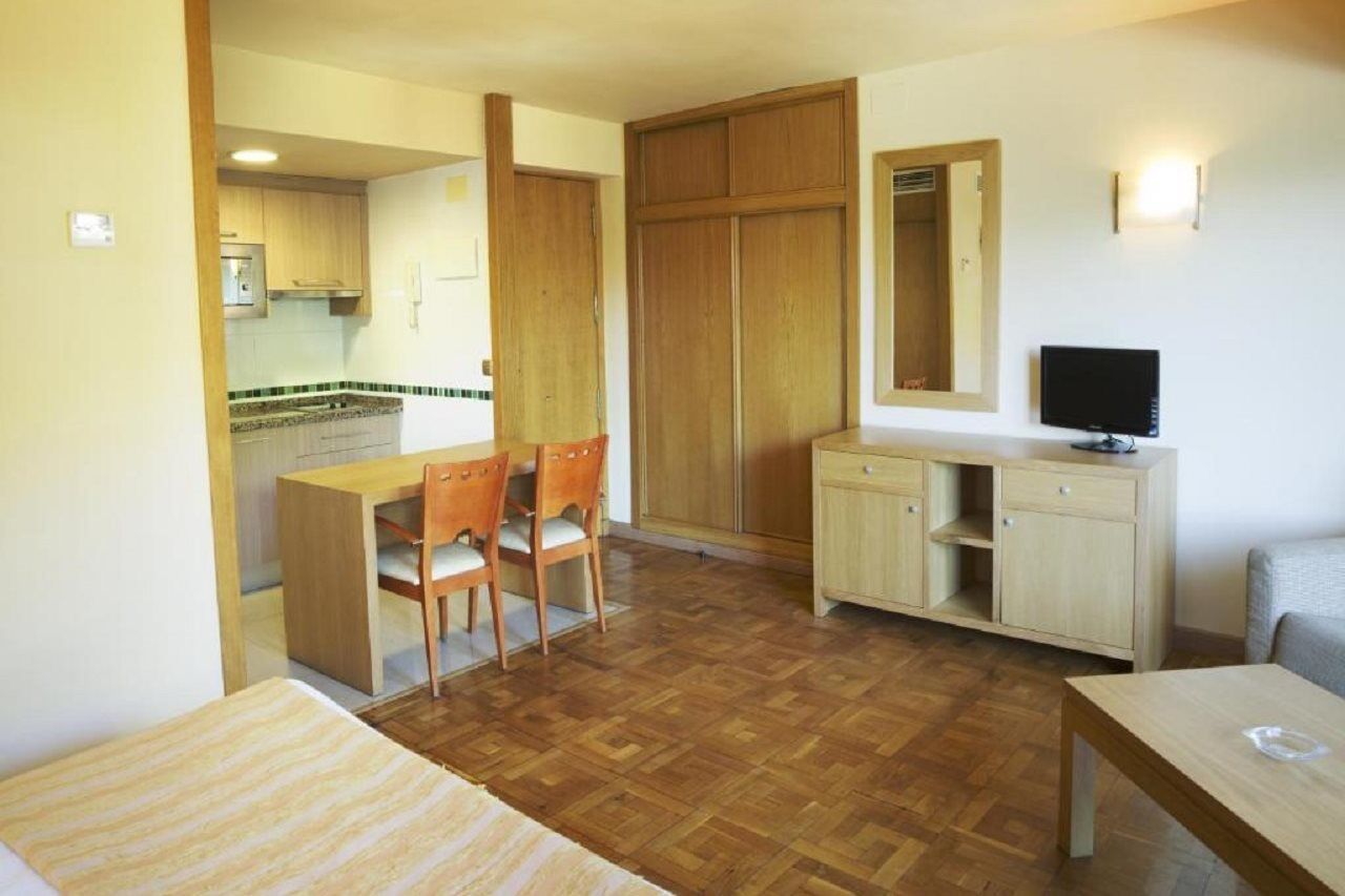 Apartamentos Ms Pepita เบนัลมาเดนา ภายนอก รูปภาพ